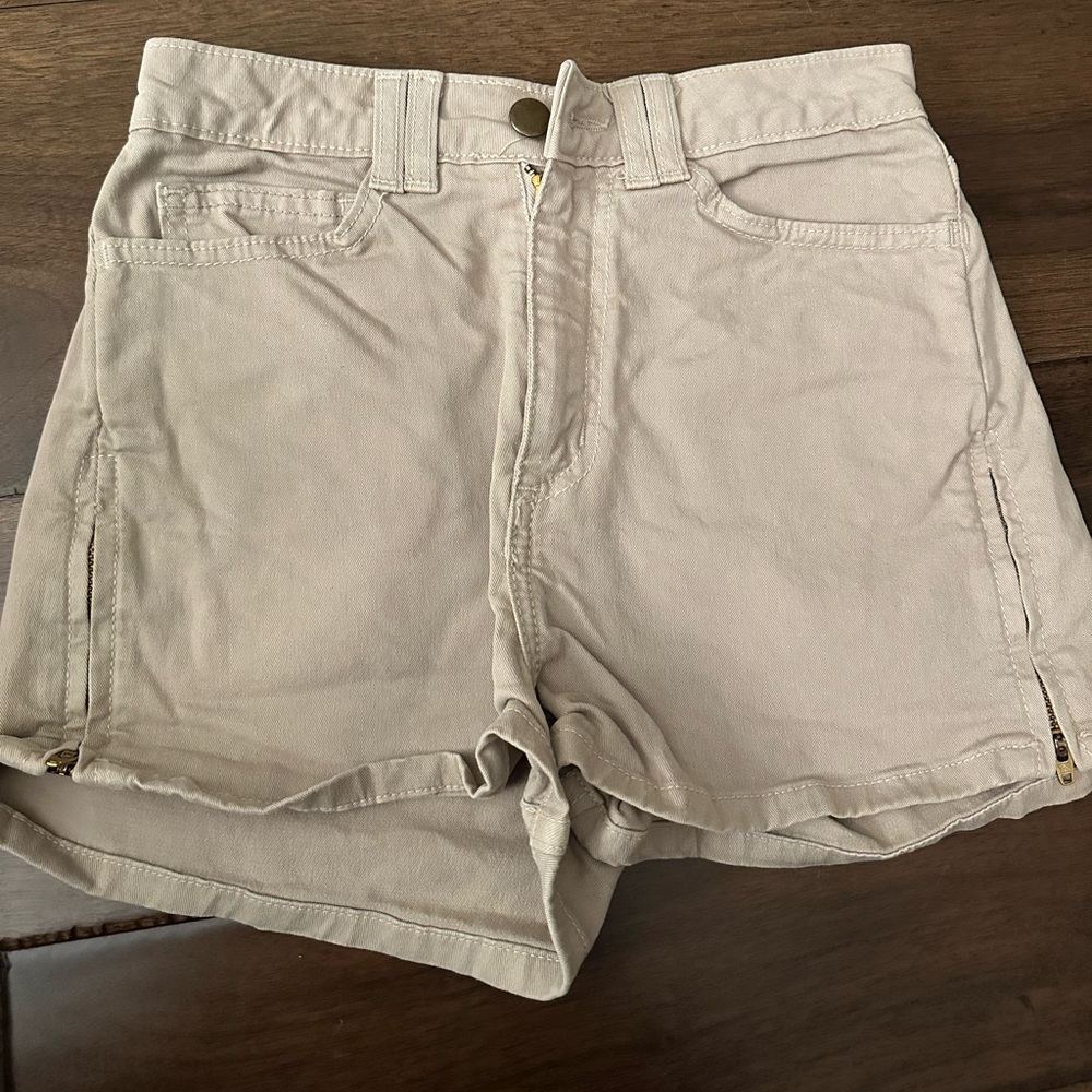Original American Apparel shorts with zipper details